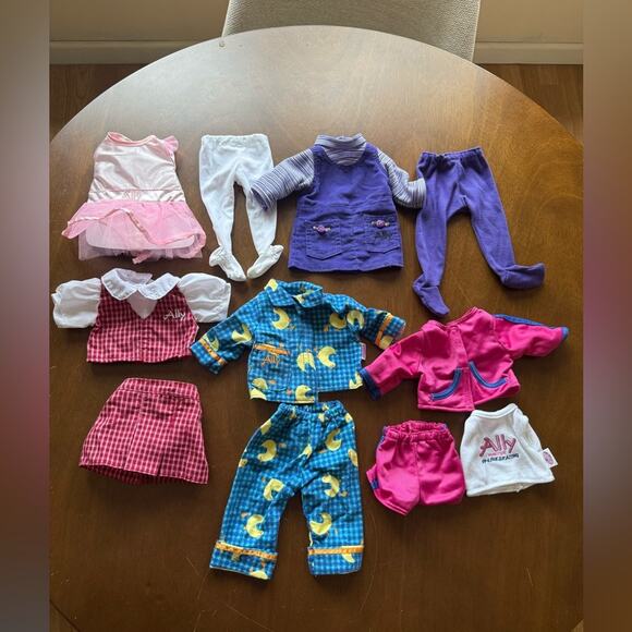 Vintage 1999 Amazing Ally Doll Lot of Doll Clothes Shoes Accessories Bundle - Picture 8 of 16